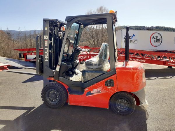 Industrial Front Forklift Brand: HELI-Type: CPCD25 KU20H Capacity: 2,500 Kg