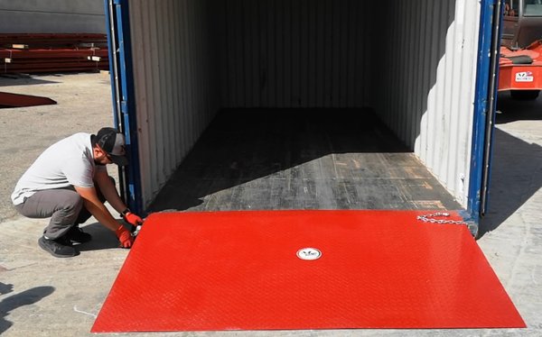 Rampe d'accès pour container AZ RAMP - HCRY-08. 8 000 Kg
