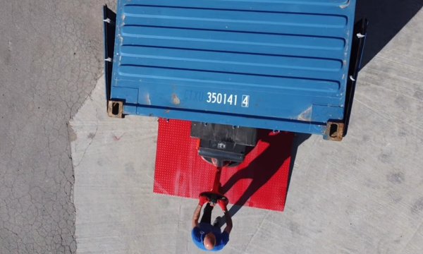Rampe d'accès pour container AZ RAMP - HCRY-08. 8 000 Kg