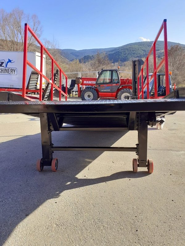 AZ RAMP-PRIME XS-10 RL.  Industrial Mobil Loading Ramp with lateral rail guard