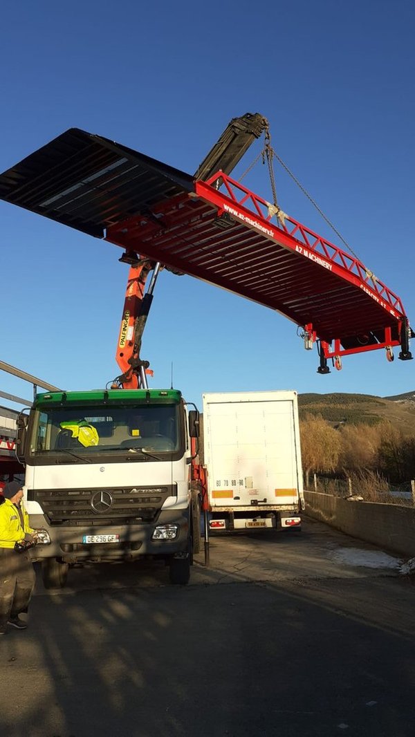 Loading Ramp with with hydraulic tilting bridge -  AZ RAMP - STAR- 12T. 12 ton capacity