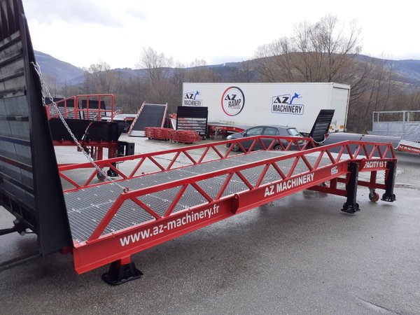 Loading Ramp with with hydraulic tilting bridge -  AZ RAMP - STAR- 12T. 12 ton capacity