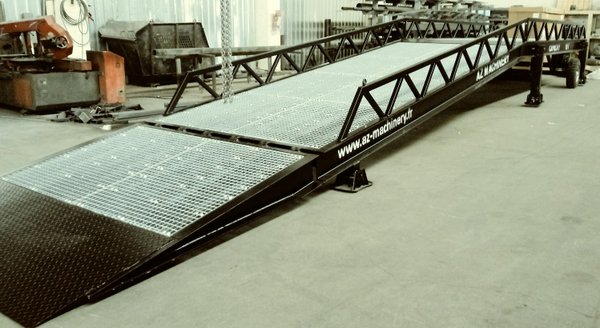 Rampa de carga móvil con puente basculante hidráulico.AZ RAMP-STAR LLO-8 T