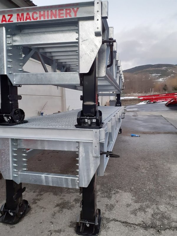 Galvanized steel side loading platform for pedestrians. AZ RAMP - DISPATCH M-L-7070