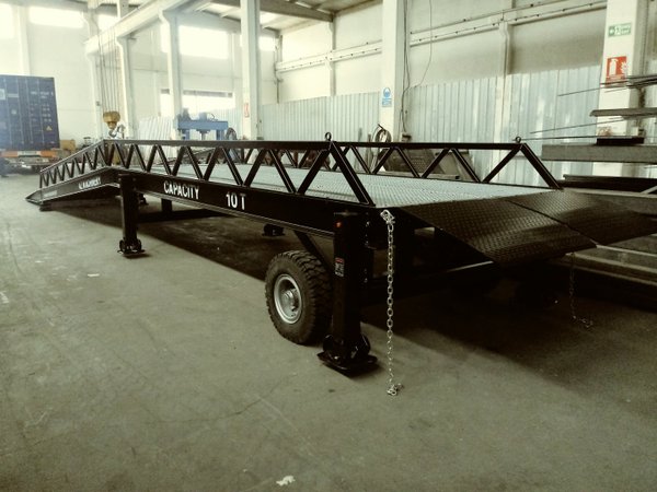 Larga Rampa de carga móvil con puentes basculantes hidráulicos STAR-15-XL